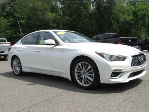 Used 2022 INFINITI Q50 Luxe w/ Cargo Package AWD/4WD image 3