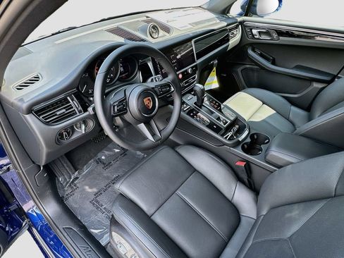 New 2026 Porsche Macan AWD/4WD image 4