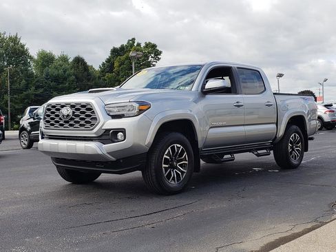 Used 2023 Toyota Tacoma TRD Sport image 5