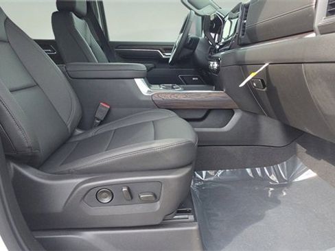 New 2026 GMC Sierra 2500 SLT image 15