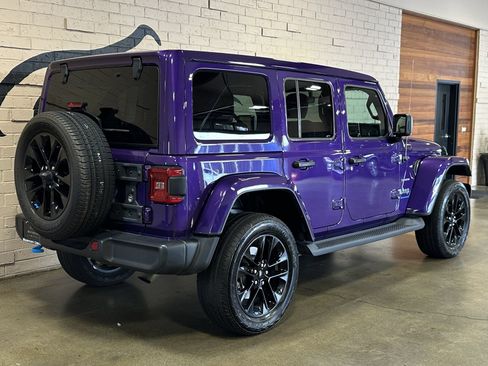 Used 2023 Jeep Wrangler Unlimited Sahara w/ Cold Weather Group AWD/4WD image 8