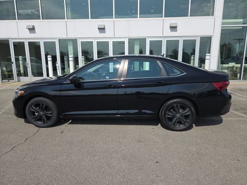 Certified 2022 Volkswagen Jetta SE FWD image 10