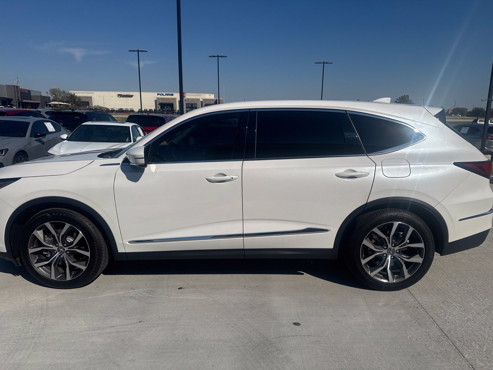 Used 2024 Acura MDX w/ Technology Package FWD image 5