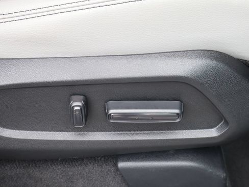 Used 2025 Honda Pilot EX-L image 43