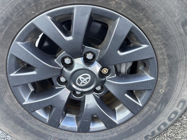 Used 2023 Toyota Tacoma SR5 AWD/4WD image 13