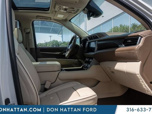 Used 2024 GMC Yukon XL Denali AWD/4WD image 27