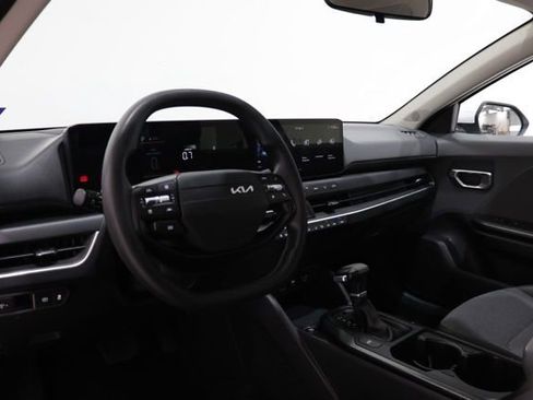 Used 2025 Kia K4 LXS image 17