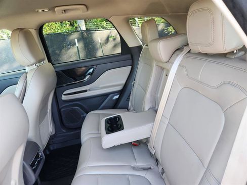 Used 2021 Lincoln Corsair AWD image 26