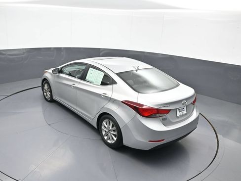 Used 2015 Hyundai Elantra SE w/ Option Group 03 FWD image 39