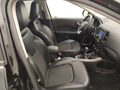 Used 2018 Jeep Compass Latitude AWD/4WD image 21
