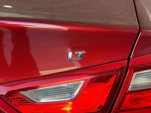 Used 2018 Chevrolet Malibu LT FWD image 16