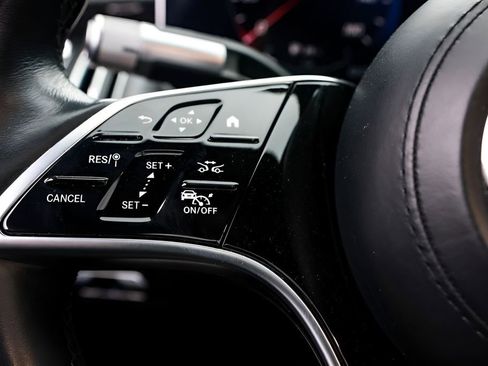 Used 2022 Mercedes-Benz S 500 4MATIC w/ AMG Line Package image 34