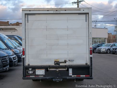 Used 2017 Ford E-350 and Econoline 350 Super Duty image 6
