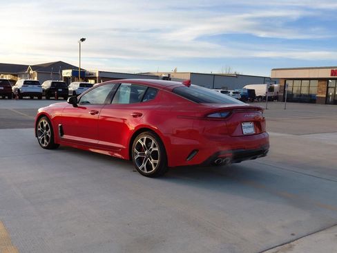 Used 2018 Kia Stinger GT2 image 3