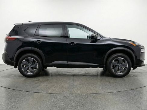 Used 2025 Nissan Rogue SV image 11