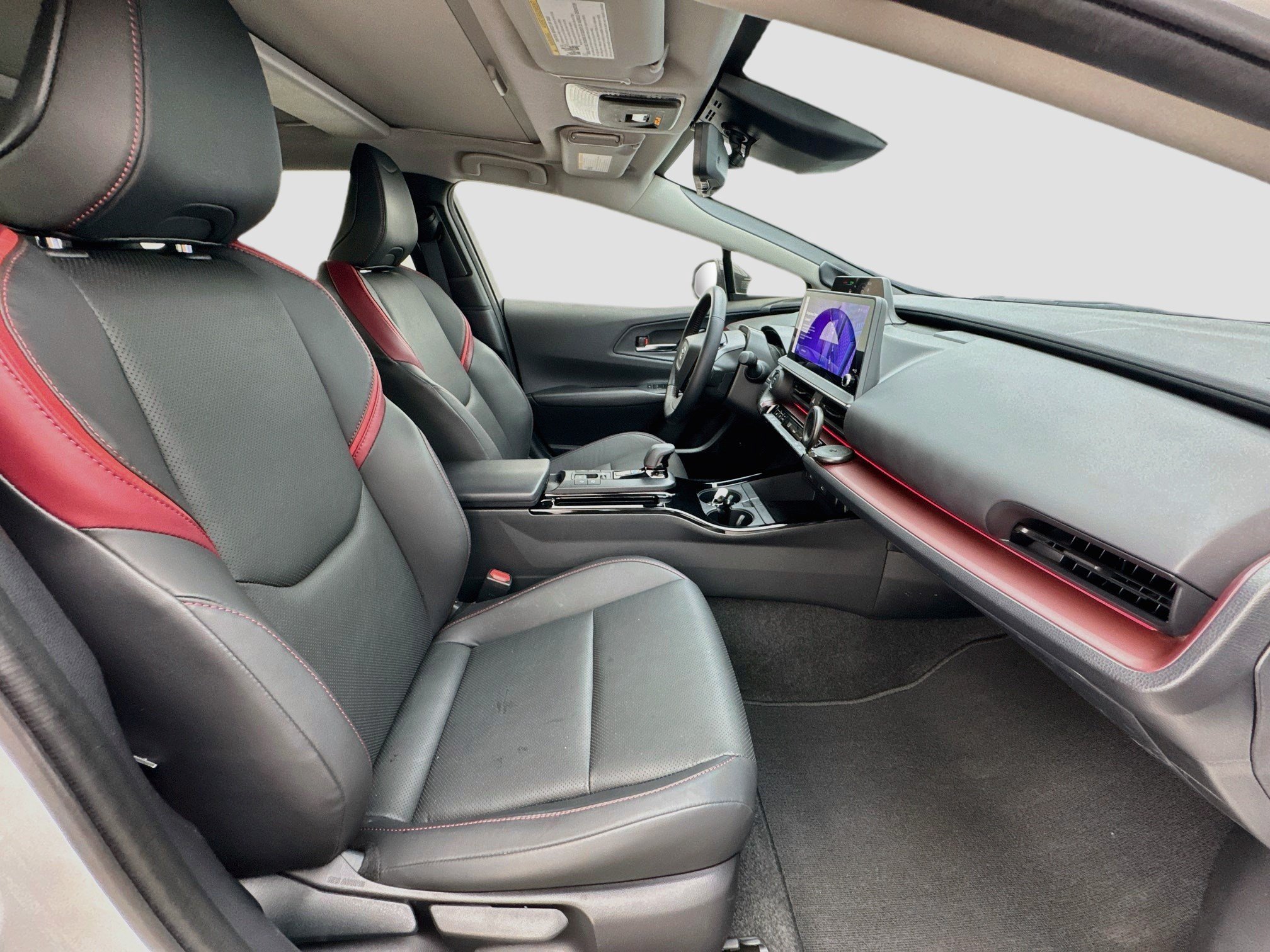 Used 2024 Toyota Prius Prime Premium w/ Advanced Technology Package FWD image 19
