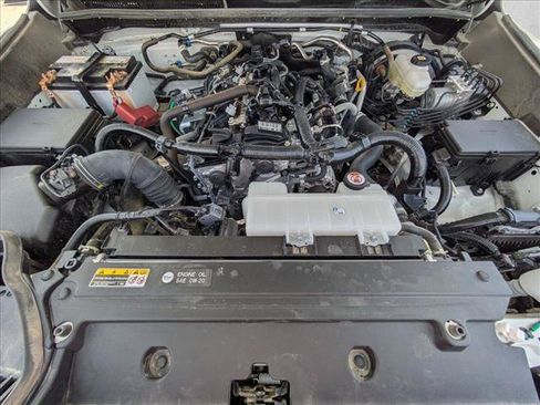 Used 2025 Toyota 4Runner SR5 AWD/4WD image 22