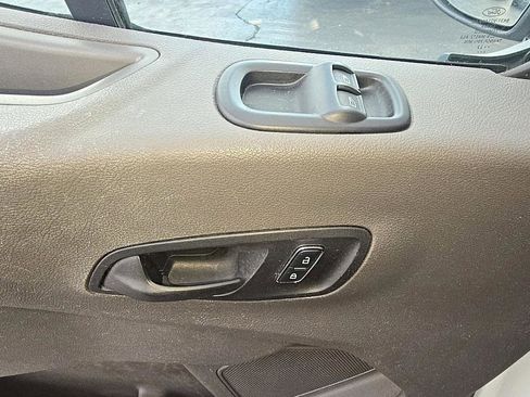 Used 2022 Ford Transit 350 DRW image 11