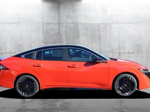 New 2026 Nissan Sentra SR w/ Floor Mat Package FWD image 5