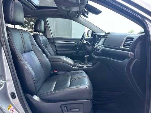 Used 2018 Toyota Highlander SE AWD/4WD image 13