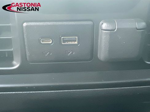 Used 2021 Chevrolet Silverado 1500 RST image 34