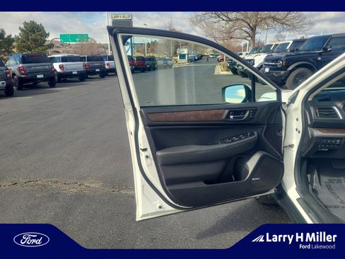 Used 2017 Subaru Outback 2.5i Limited image 13