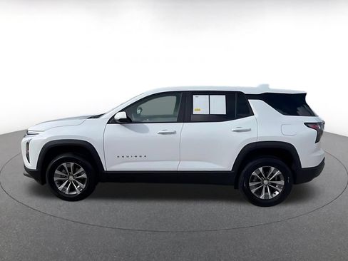 Used 2025 Chevrolet Equinox LT FWD image 9