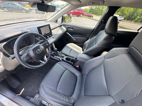 Used 2025 Toyota Corolla Cross XLE AWD/4WD image 15