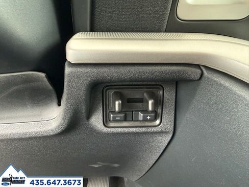Used 2025 Ford Expedition Max Active AWD/4WD image 25
