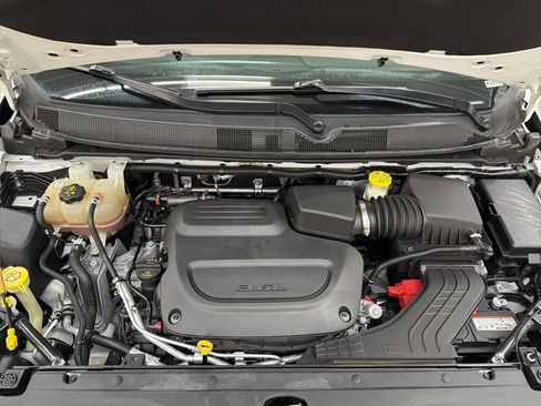 Used 2020 Chrysler Pacifica Limited FWD image 13