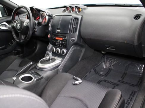 Used 2009 Nissan 370Z Coupe w/ Sport Pkg RWD image 23