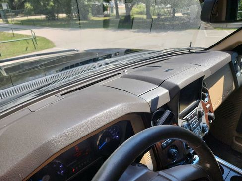 Used 2014 Ford F250 Lariat w/ Lariat Interior Package image 29