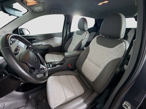 Used 2023 Chevrolet Bolt EUV Premier image 22