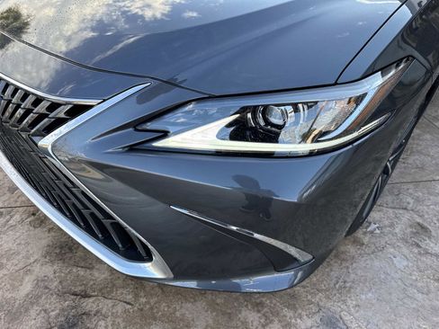 Used 2025 Lexus ES 300h w/ Premium Package image 9