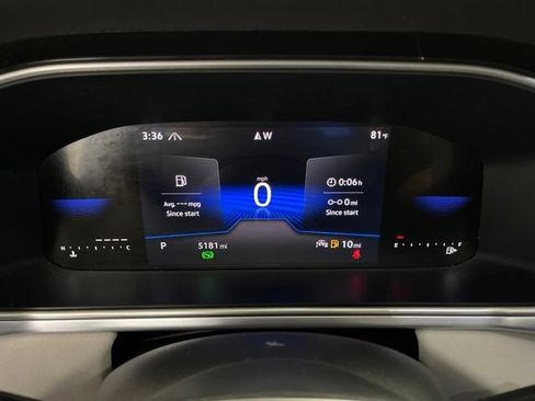 New 2025 Volkswagen Taos SE w/ Panoramic Sunroof Package AWD/4WD image 14