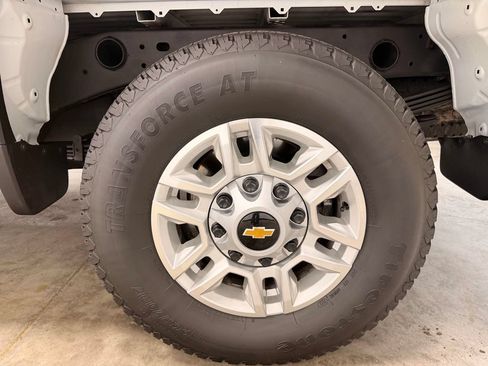 Used 2026 Chevrolet Silverado 2500 LT AWD/4WD image 14