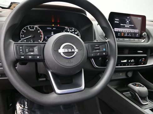 Used 2023 Nissan Rogue SV FWD image 17