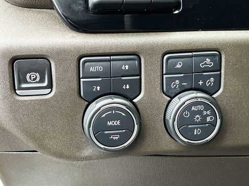 Used 2025 Chevrolet Silverado 1500 LTZ w/ Technology Package AWD/4WD image 10