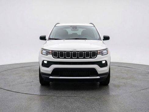 Used 2025 Jeep Compass Limited image 2