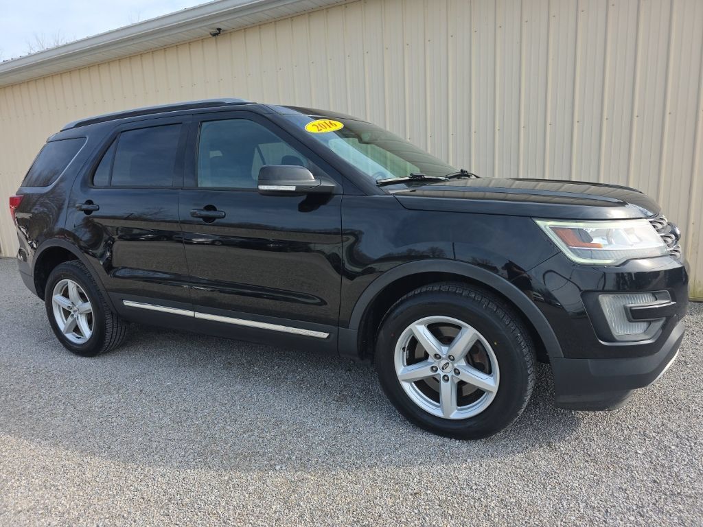 Used 2016 Ford Explorer XLT w/ Equipment Group 201A AWD/4WD image 4