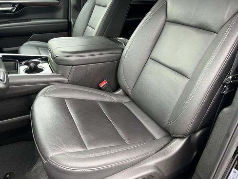 Used 2025 Chevrolet Tahoe LT image 8