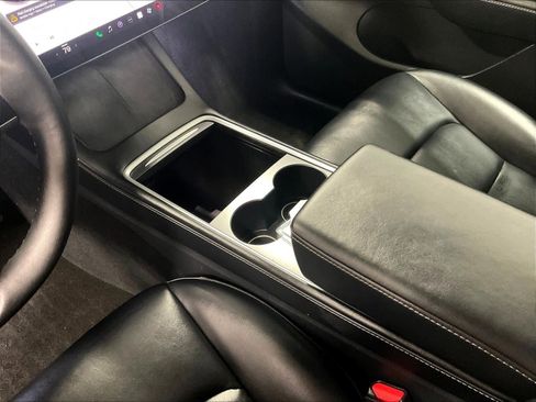 Used 2022 Tesla Model Y Long Range image 20