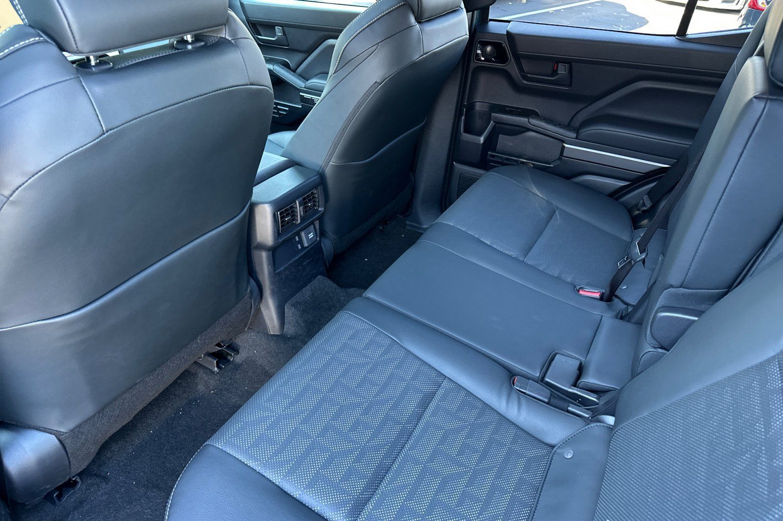 New 2026 Toyota 4Runner TRD Off-Road Premium w/ Tow Technology Package AWD/4WD image 37