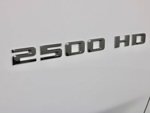 Used 2023 Chevrolet Silverado 2500 LT image 11