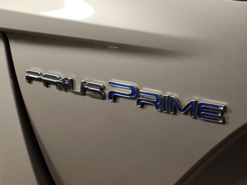 Used 2017 Toyota Prius Prime Premium FWD image 44
