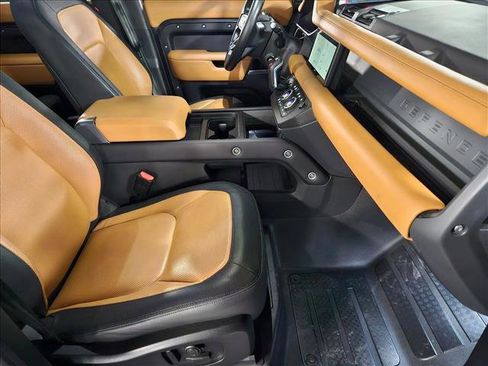 Used 2024 Land Rover Defender 110 X-Dynamic SE image 21