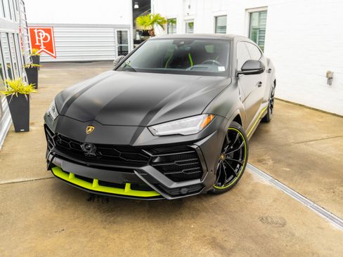 Used 2021 Lamborghini Urus AWD/4WD image 3