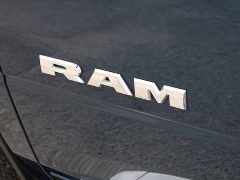 Used 2024 RAM 2500 Big Horn w/ Sport Appearance Package image 17