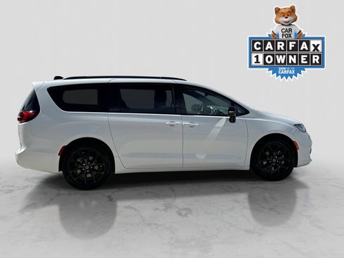 Used 2026 Chrysler Pacifica Limited w/ S Appearance Package AWD/4WD image 9