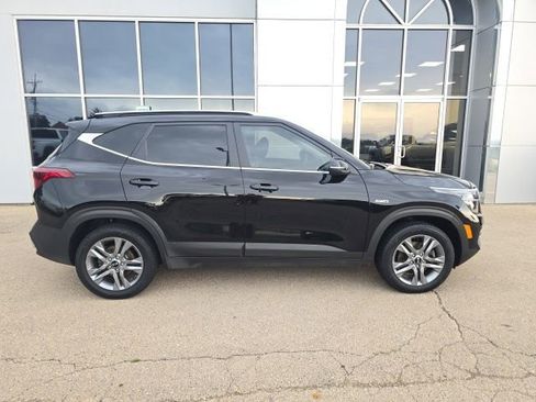 Used 2021 Kia Seltos S AWD/4WD image 3